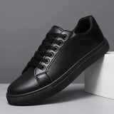 Elegante leren herensneakers in ingetogen stijl