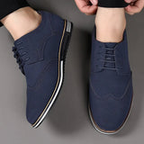 Glanzende nette herenschoenen