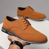 Glanzende nette herenschoenen