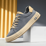 Lichte nette herenschoenen van stof
